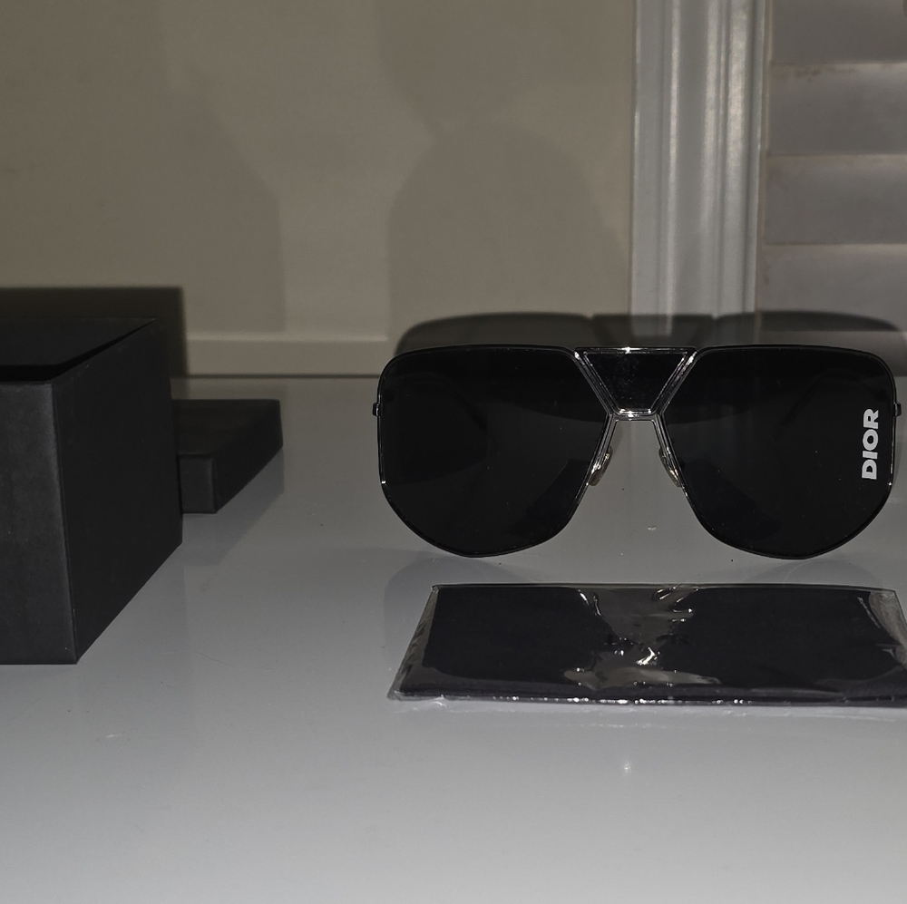 Dior Sunglasses - Picture 5 of 7